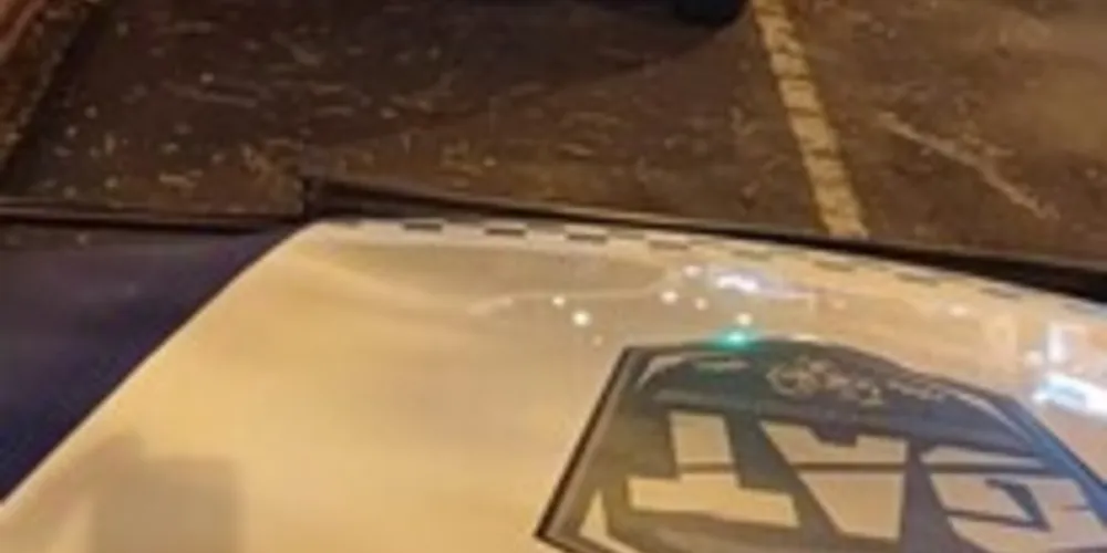 Carro foi estacionado no ponto da 'Praça dos Polacos'