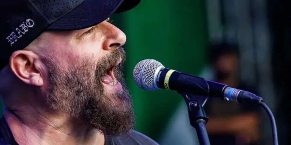 O baixista Rinaldo Amaral, conhecido como Mingau, da banda Ultraje a Rigor