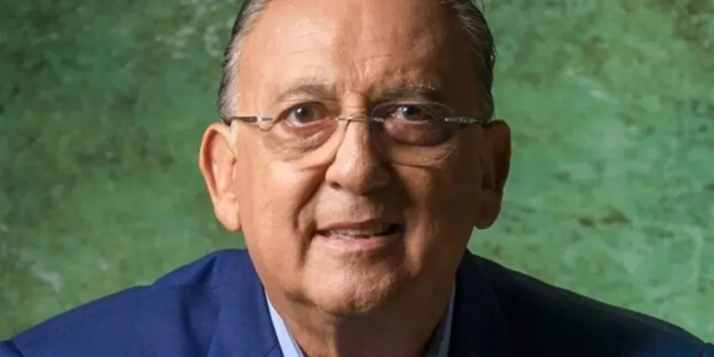 Como Galvão também não teria entregue os documentos determinados pela Justiça, sofreu uma multa de R$ 71,5 mil, não pagou e, por isso, houve bloqueio de contas