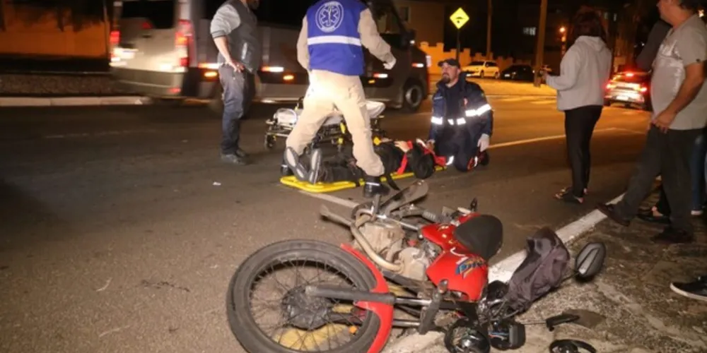 Colisão foi por volta das 22h30 desta terça