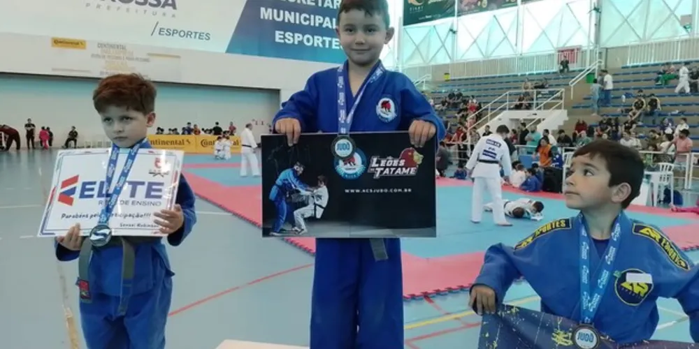 A equipe contou com a participação de 51 atletas