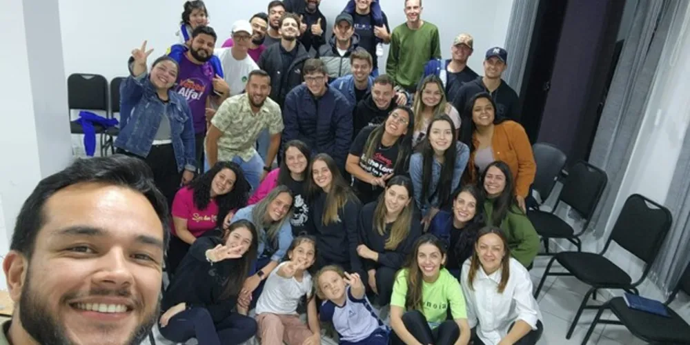 Grupo de jovens realiza ação beneficente em PG