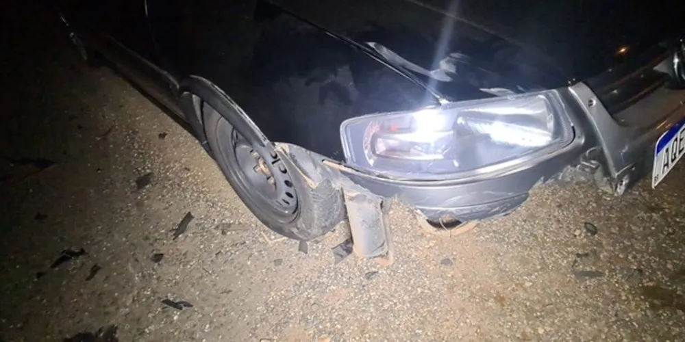 Volkswagen Parati (foto) atingiu a motocicleta por volta das 23 horas