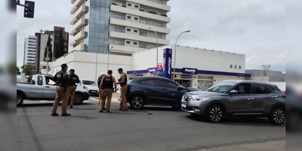 Colisão foi no sentido Centro-Bairro da via