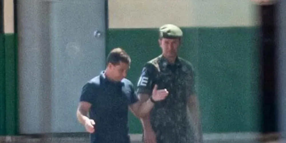 Agora em liberdade, Mauro Cid deverá fazer o uso de tornozeleira eletrônica