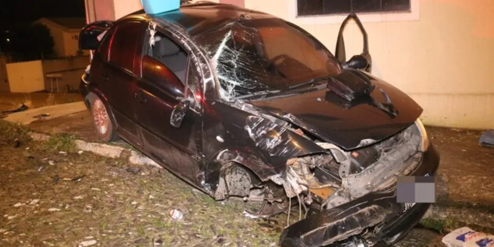 Segundo a PM, latas de cerveja foram encontradas dentro do veículo