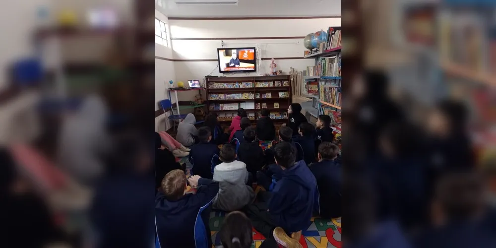 Os alunos assistiram a videoaula do Vamos Ler e realizaram uma série de atividades visando desenvolver melhoras em seu bem-estar e de seu ciclo de convivência