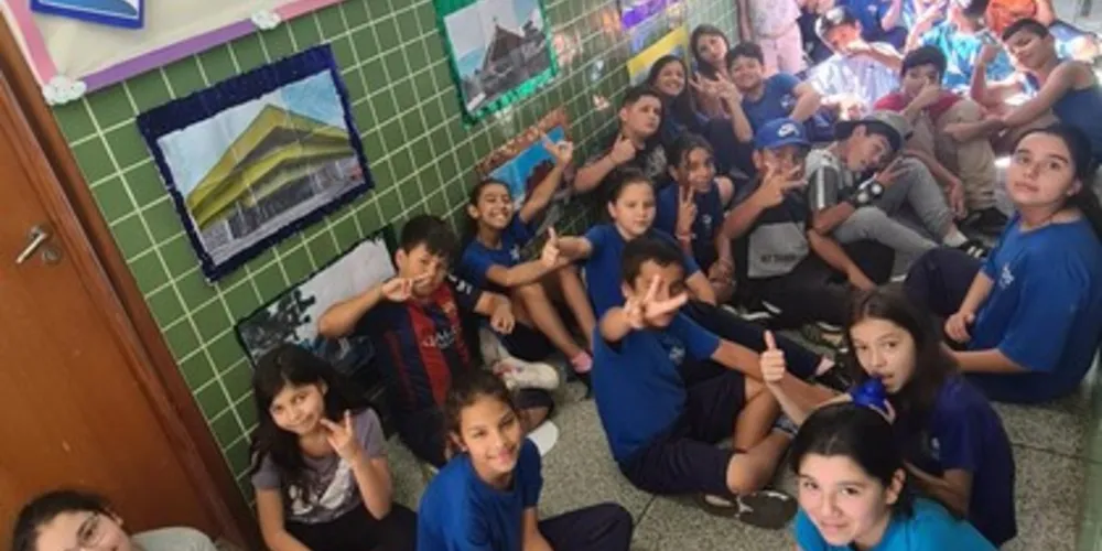 Com a montagem de um quebra-cabeça em sala de aula, os alunos descobriram quais bairros iriam conhecer