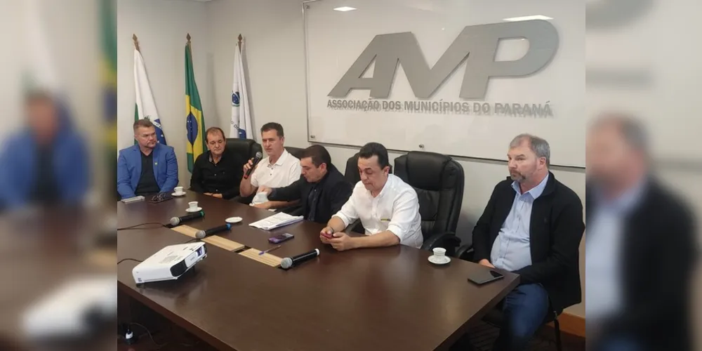 Prefeito de Palmeira, Sérgio Belich (União), esteve presente na reunião