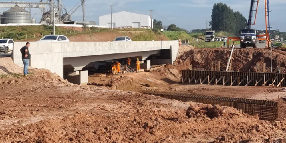 Obras já atingiram cerca de 60%. Nova estrada ligará as rodovias PR-151 e PR-090