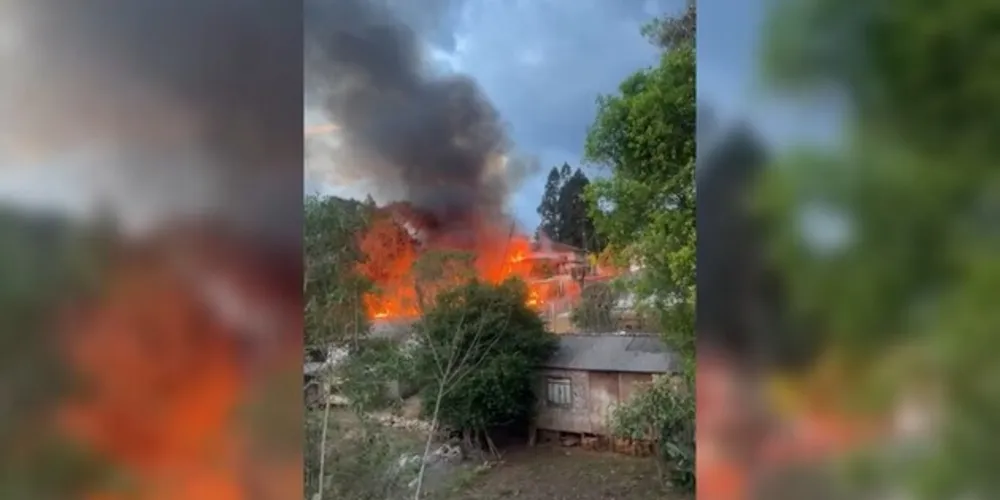 As residências estão localizadas próximo à PR-151, no trecho sentido Castro