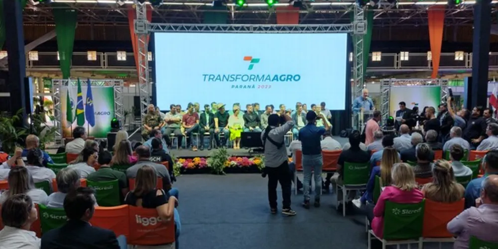 Representando os patrocinadores do evento, o presidente do Sicredi Márcio Zwierewicz discursou na abertura oficial