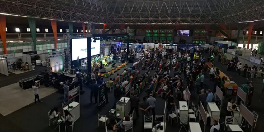 Abertura reuniu centenas de pessoas no pavilhão do Centro de Eventos