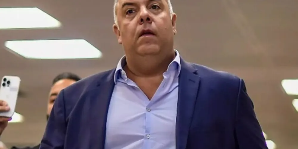 Torcedores criticaram o vice de futebol e pediram a saída do técnico Jorge Sampaoli