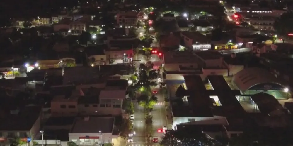 A substituição das luminárias antigas foi feita em várias partes da cidade, abrangendo o perímetro urbano, bem como locais como Vista Alegre, Bairro dos Franças, Briolândia, Natingui, Lageado Bonito, entre outros