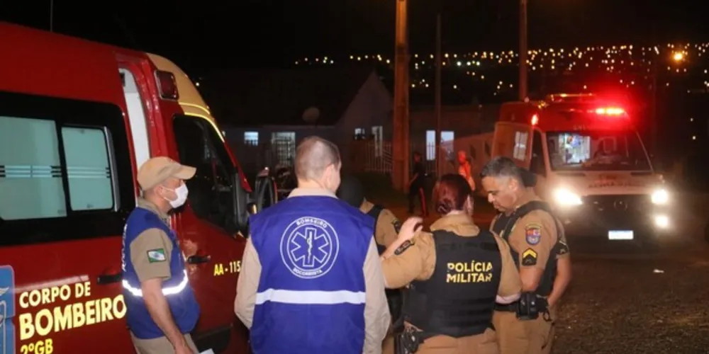 O rapaz foi socorrido por equipes do Corpo de Bombeiros (Siate) e do Samu, e levado até a UPA Santana