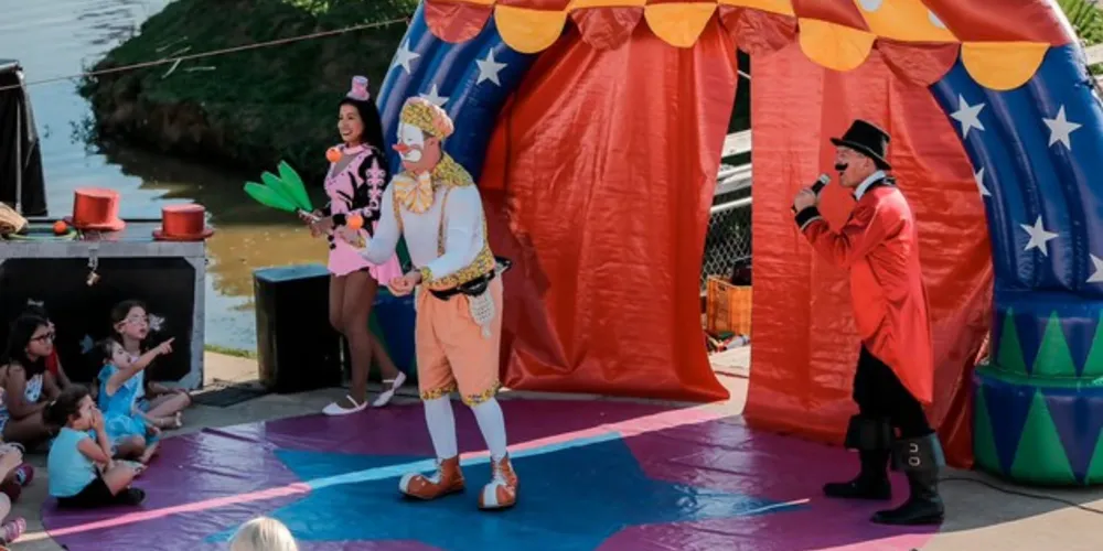 Palhaço Picolé entretém a criançada