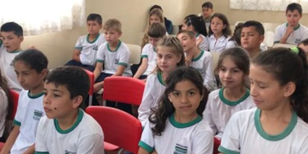 Professora destaca que recurso foi inovador e trouxe bons ganhos aos alunos