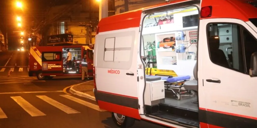 Condutor da moto sofreu uma contusão na lombar. Ele foi socorrido por uma equipe do Samu e levado até a UPA Santana