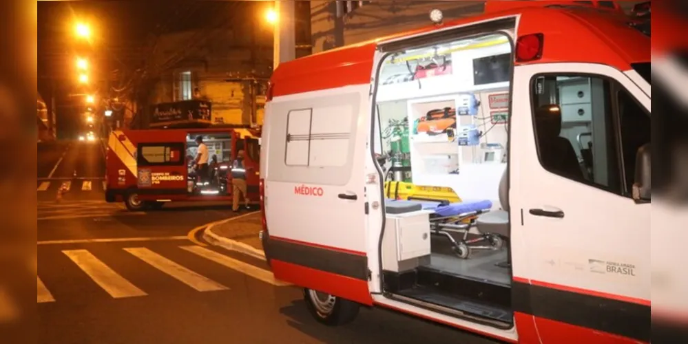 Condutor da moto sofreu uma contusão na lombar. Ele foi socorrido por uma equipe do Samu e levado até a UPA Santana