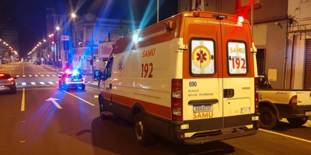 Vítima foi socorrida por equipes do Samu
