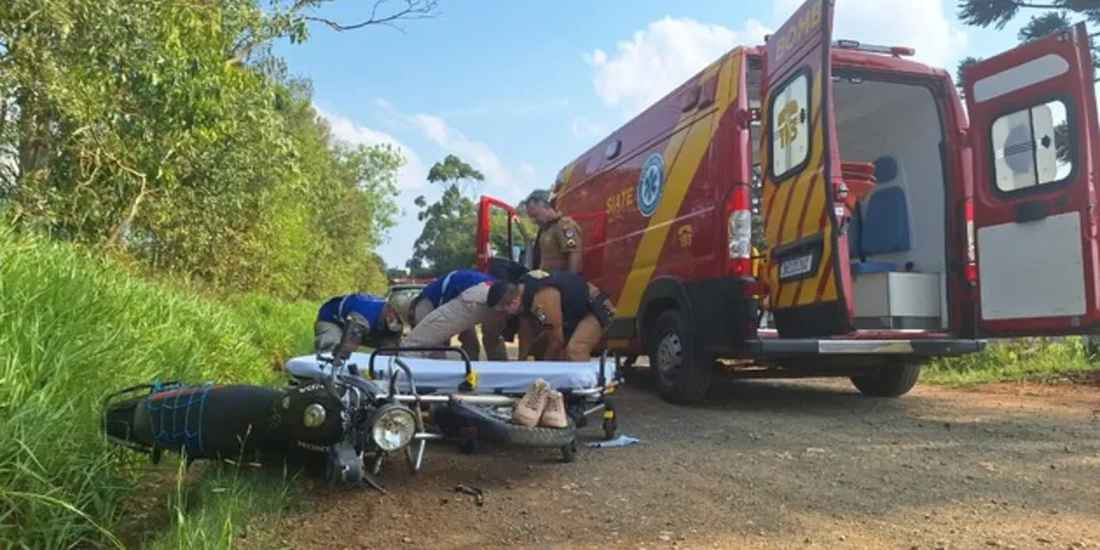 Jovem foi socorrido pelo Corpo de Bombeiros (Siate)
