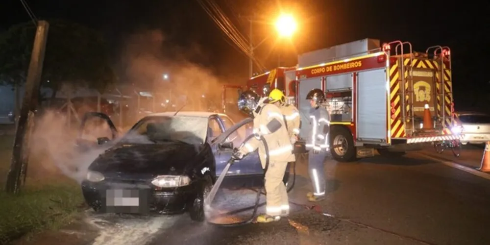 Oficiais conseguiram evitar que as chamas se alastrassem pela região