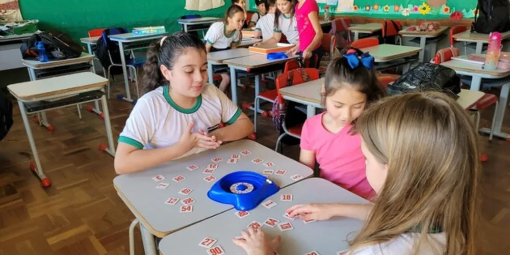 Professora destaca série de ganhos no desenvolvimento matemático e cognitivo das turmas
