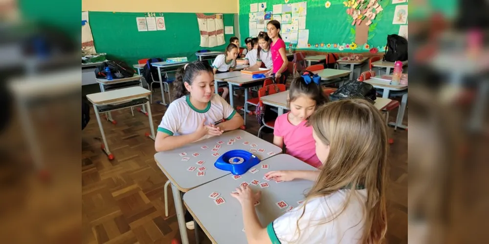 Professora destaca série de ganhos no desenvolvimento matemático e cognitivo das turmas