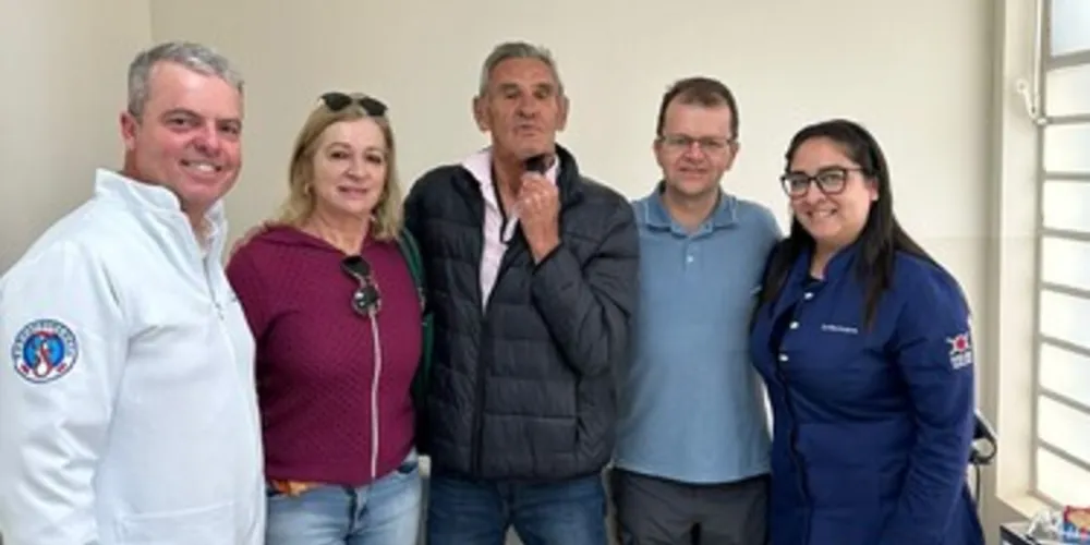 A laringectomia total foi realizada no Sr Osmar em abril desse ano, desde então a comunicação era realizada somente por gestos e escrita