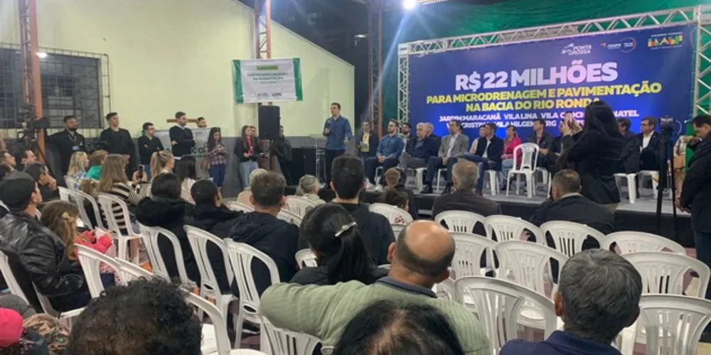 Autoridades se reuniram para assinatura do contrato nesta sexta