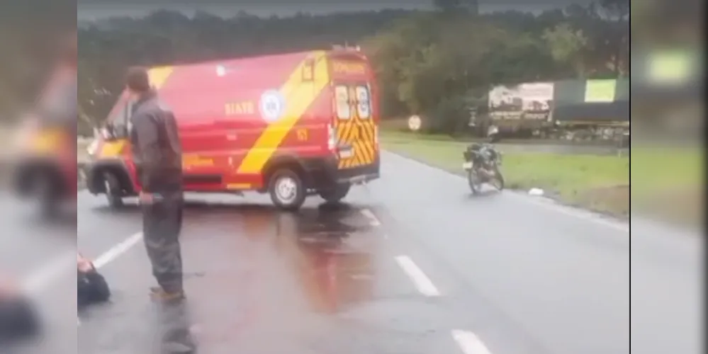 Motociclista foi atendido por equipes do Siate