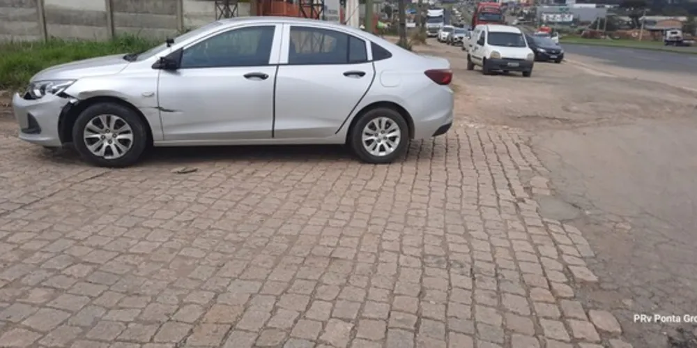 Acidente na PRC-373 aconteceu na manhã desta sexta-feira (08)