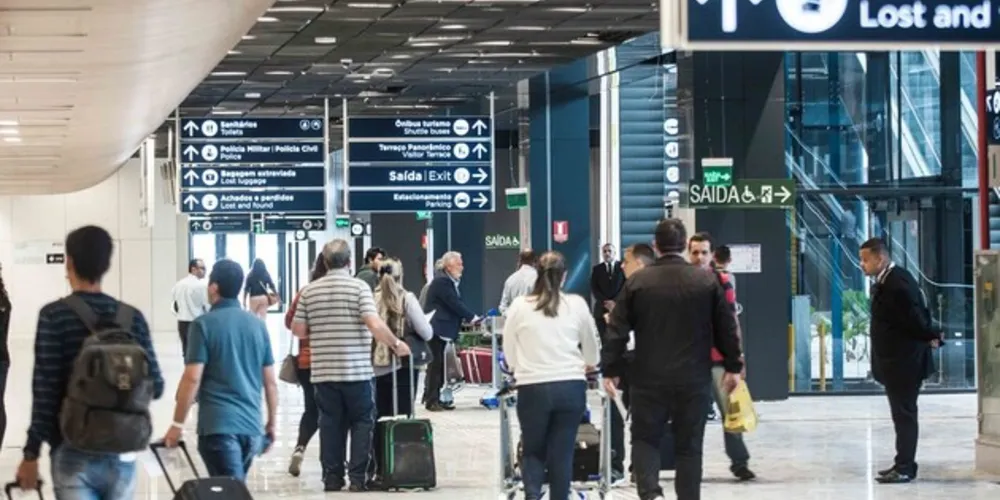 Na sexta-feira (18), a empresa anunciou que suspendeu pacotes e a emissão de passagens promocionais previstos para esse período