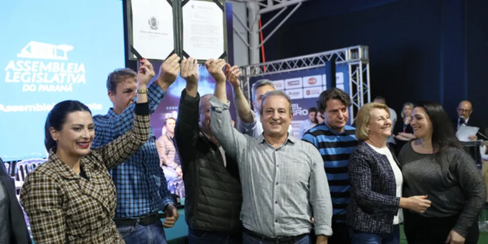 A aproximação resultou em uma série de reivindicações assinados por representantes de prefeituras, câmara de vereadores, entidades de classe