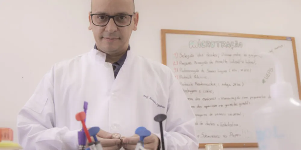 Alessandro Dourado Loguercio, está em 12º nas Ciências de Materiais