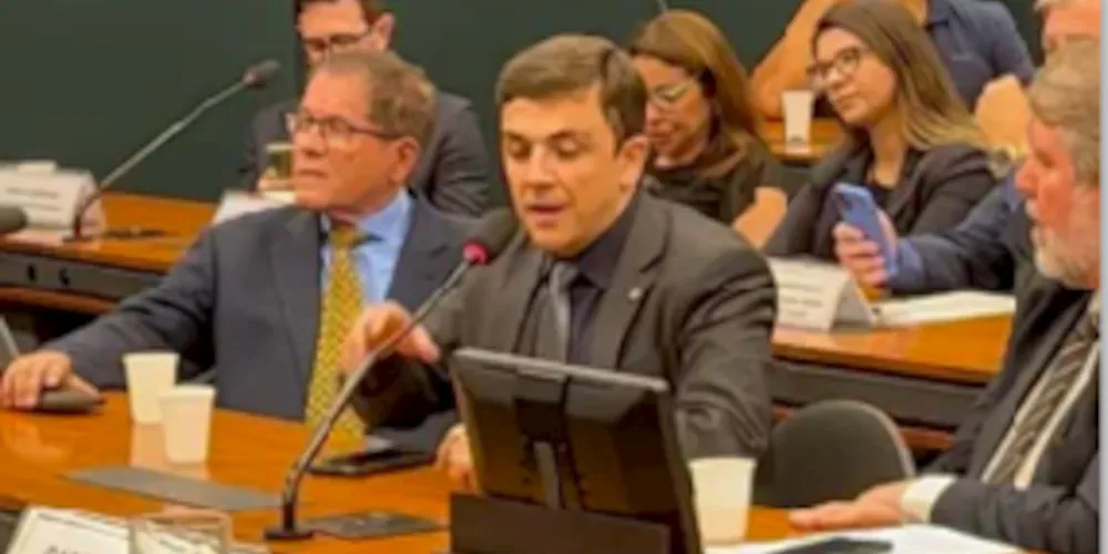 Deputado participou de reunião da Comissão do Esporte nesta quarta-feira (2)