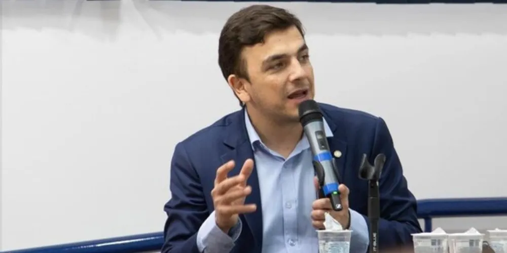 O parlamentar ponta-grossense concorre em duas categorias: Defesa da Educação e Melhor Deputado Federal