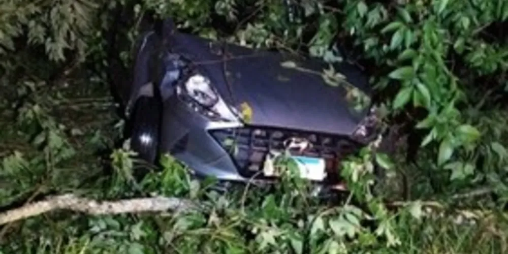 Acidente aconteceu na madrugada desta sexta-feira (25)