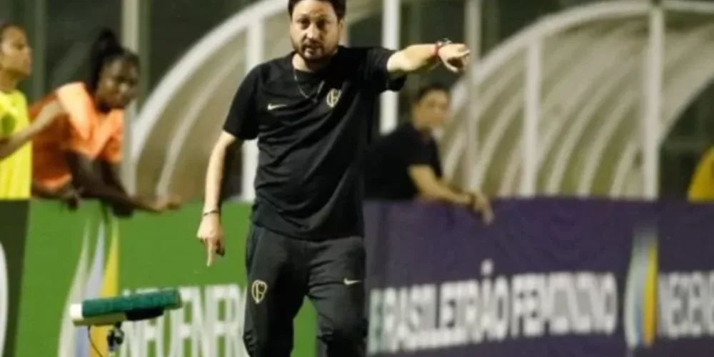 Arthur Eias já teve passagem como técnico no Corinthians