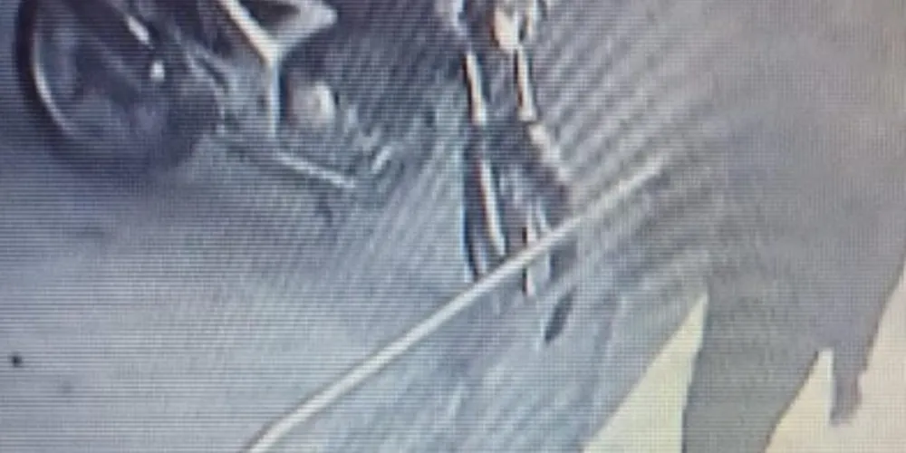 Rapaz estaria armado com faca