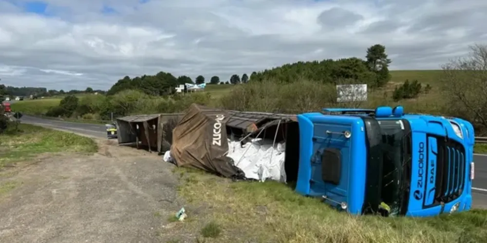 Tombamento aconteceu neste sábado (26)