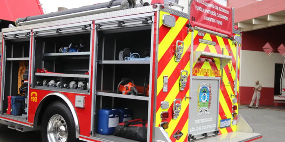 Ocorrência está sendo atendida na manhã desta quinta-feira (24), próximo ao viaduto do Santa Paula