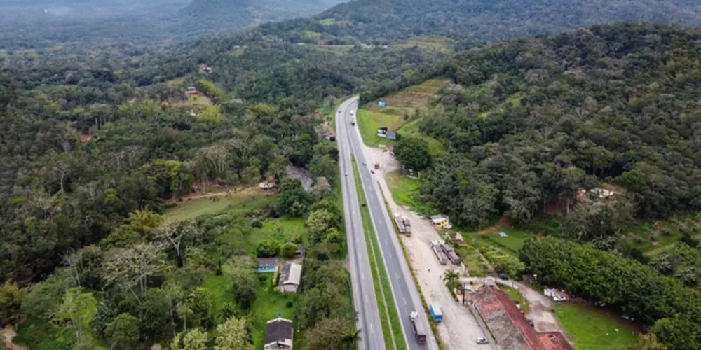 O trecho de aproximadamente 81 quilômetros da BR-277 entre Curitiba e o Litoral vai ganhar faixas adicionais