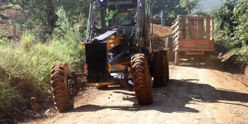 Prefeitura segue com obras de melhorias na área rural de Cândido de Abreu