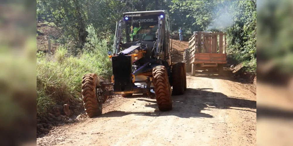 Prefeitura segue com obras de melhorias na área rural de Cândido de Abreu