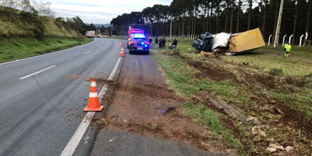 Acidente foi registrado na manhã desta segunda-feira (28)