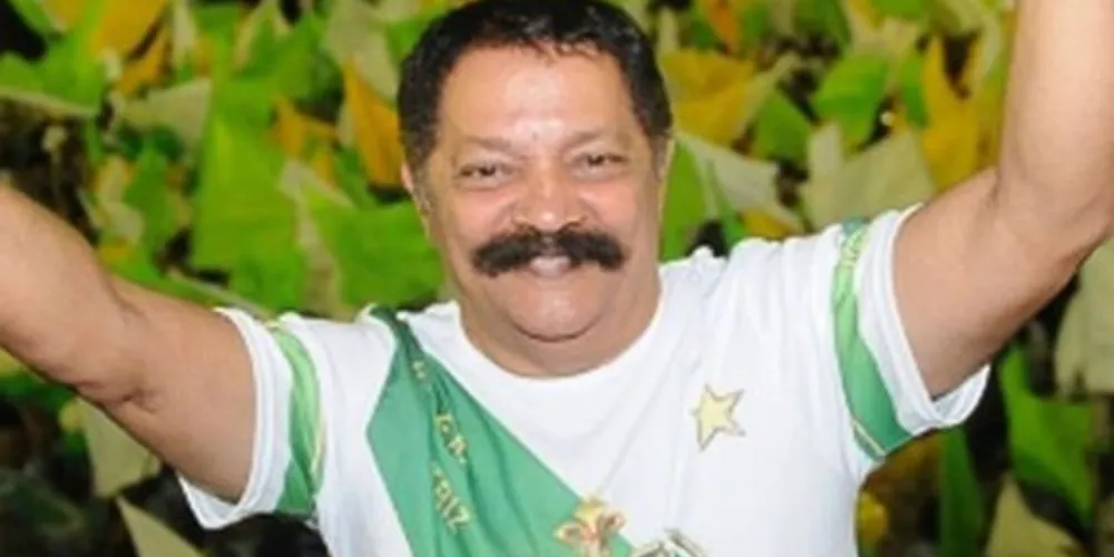 Morreu neste domingo (24) o carnavalesco Max Lopes, conhecido como o Mago das Cores, aos 74 anos de idade
