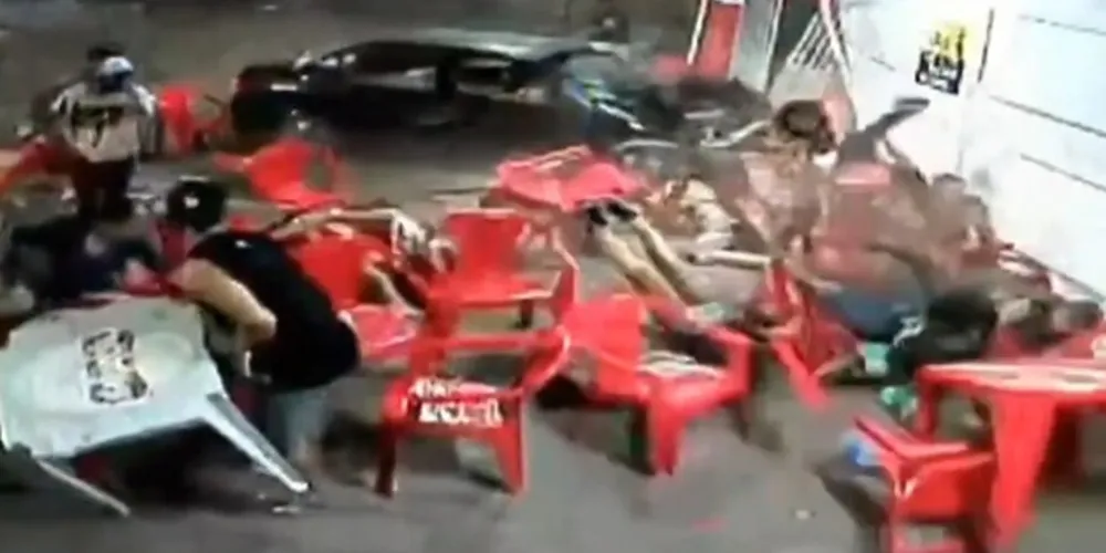 As vítimas foram arremessadas com a força do impacto