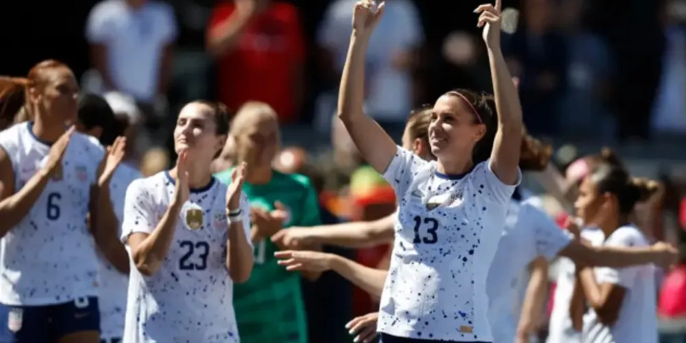 Neste segundo dia, o destaque é para a estreia da maior campeã do torneio